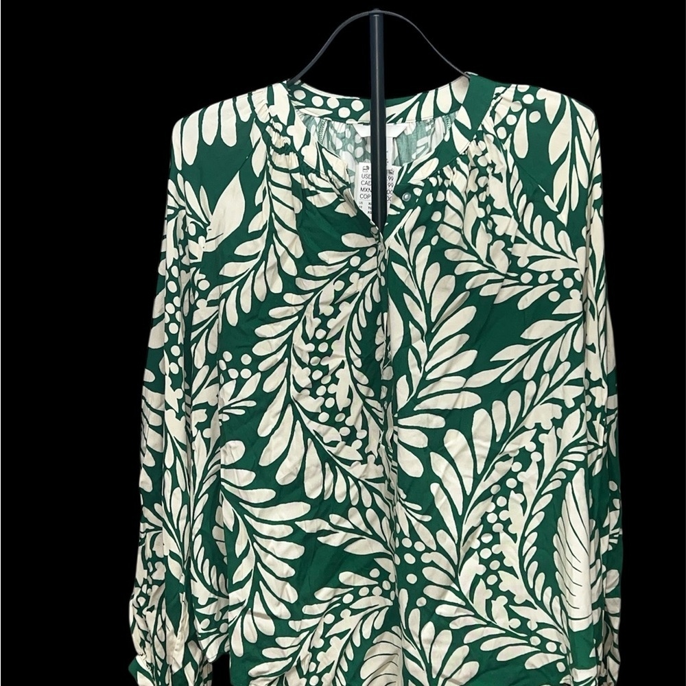 H&M Green and Cream Leaf Pattern Blouse long sleeve button blouse size XL